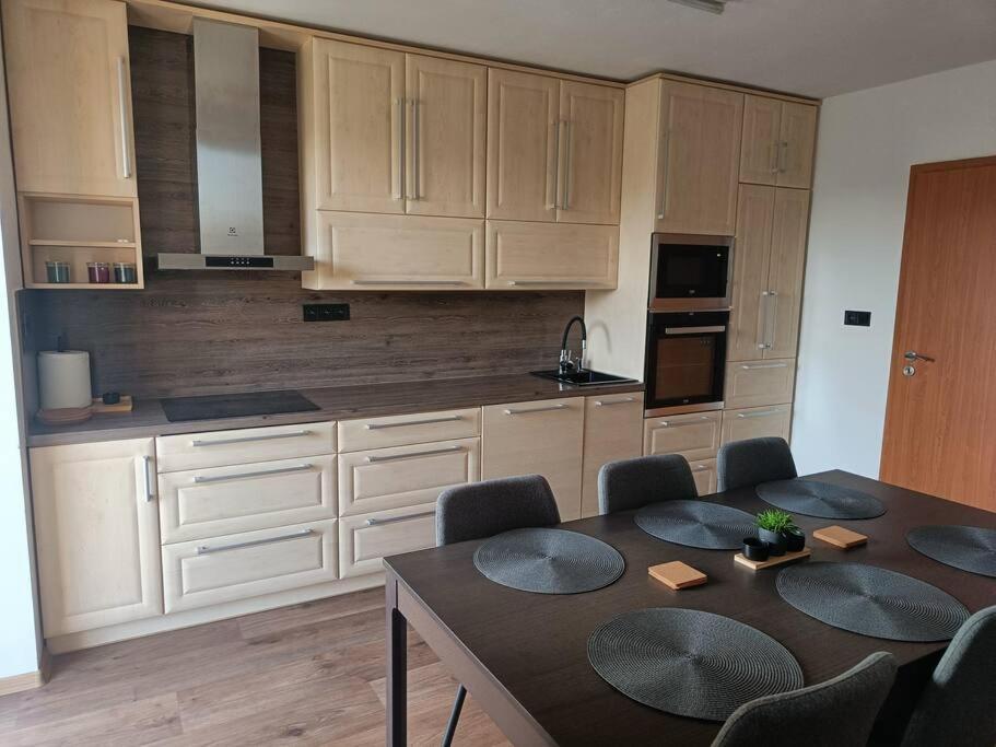 Appartamento Cervena Cesta Kunovice Esterno foto